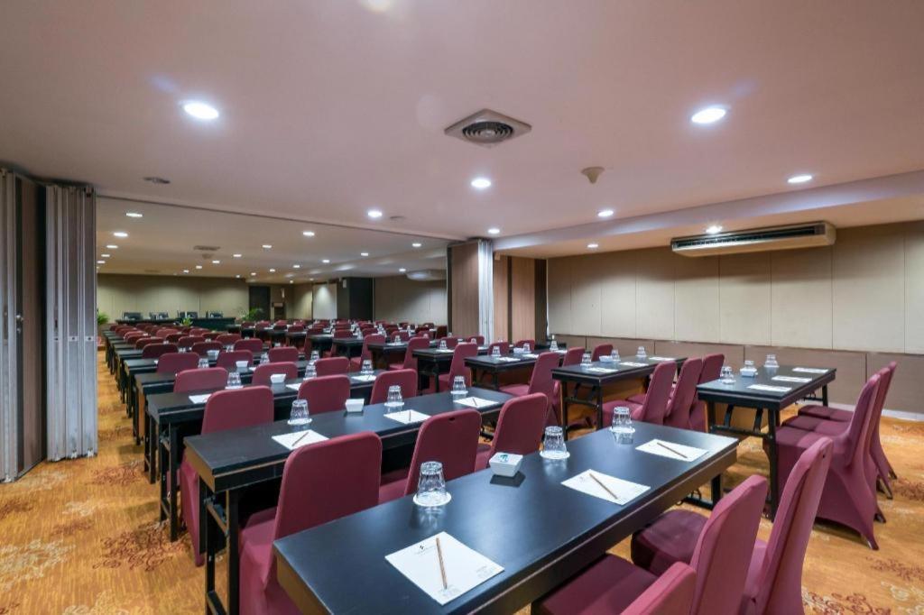 Sofyan Hotel Cut Meutia Jakarta Exterior photo